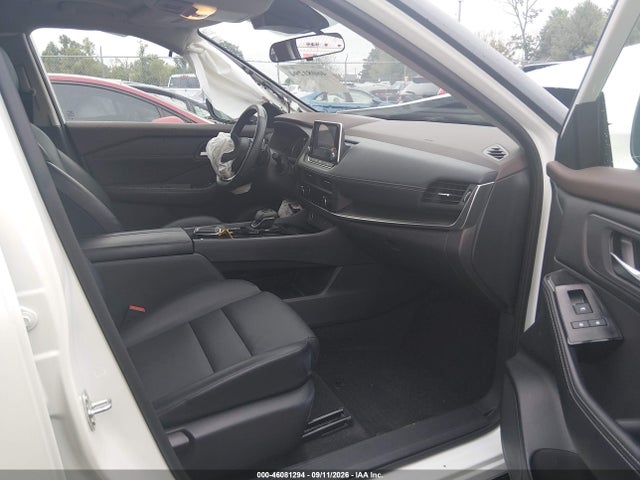 46081294 :رقم المزاد ، 5N1BT3BA8PC885253 vin ، 2023 Nissan Rogue Sv Fwd مزاد بيع