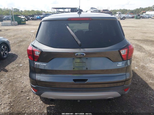 46081461 :رقم المزاد ، 1FMCU9GD3KUA69383 vin ، 2019 Ford Escape Se مزاد بيع