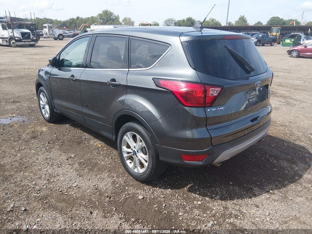 46081461 :رقم المزاد ، 1FMCU9GD3KUA69383 vin ، 2019 Ford Escape Se مزاد بيع