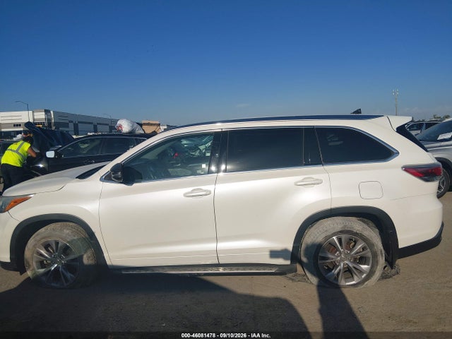 2015 Toyota Highlander Xle V6 მანქანა იყიდება აუქციონზე, vin: 5TDJKRFH9FS073437, აუქციონის ნომერი: 46081478