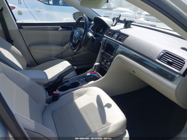 2017 Volkswagen Passat 1.8t Se მანქანა იყიდება აუქციონზე, vin: 1VWBT7A30HC023643, აუქციონის ნომერი: 46081493