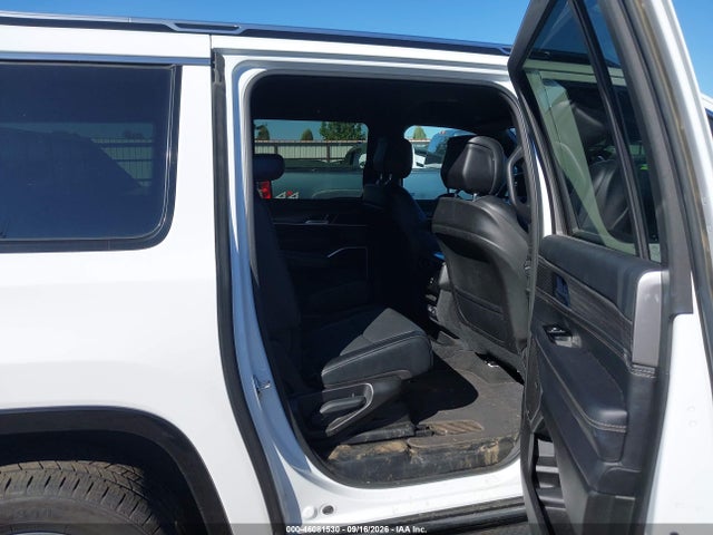 Продажа на аукционе авто 2024 Jeep Wagoneer L Series Ii 4x2, vin: 1C4SJRBP4RS159870, номер лота: 46081530