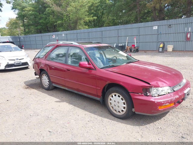46081540 :رقم المزاد ، 1HGCE1898VA007000 vin ، 1997 Honda Accord Ex مزاد بيع