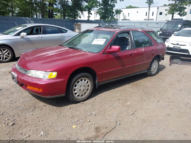 46081540 :رقم المزاد ، 1HGCE1898VA007000 vin ، 1997 Honda Accord Ex مزاد بيع