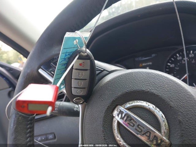 46081608 :رقم المزاد ، 5N1AT2MV1HC875168 vin ، 2017 Nissan Rogue Sv مزاد بيع