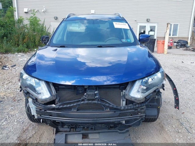 46081608 :رقم المزاد ، 5N1AT2MV1HC875168 vin ، 2017 Nissan Rogue Sv مزاد بيع