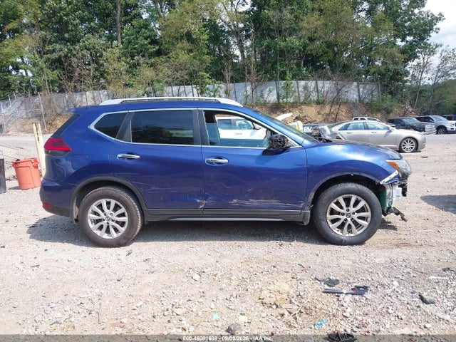 46081608 :رقم المزاد ، 5N1AT2MV1HC875168 vin ، 2017 Nissan Rogue Sv مزاد بيع