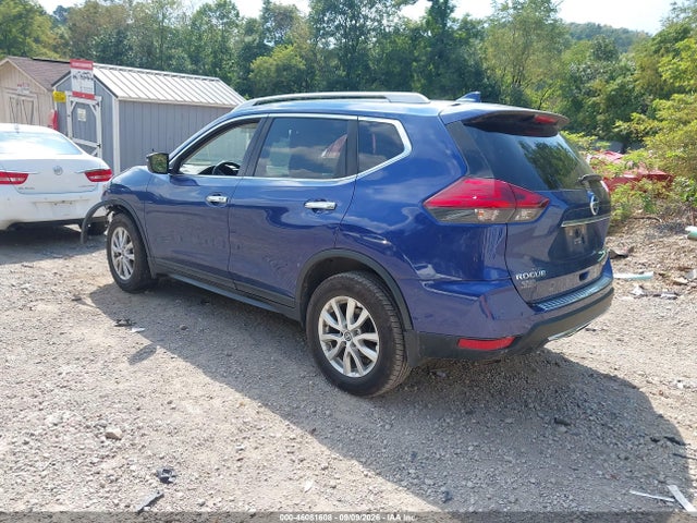 46081608 :رقم المزاد ، 5N1AT2MV1HC875168 vin ، 2017 Nissan Rogue Sv مزاد بيع