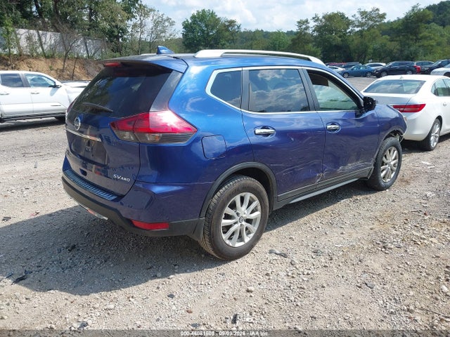46081608 :رقم المزاد ، 5N1AT2MV1HC875168 vin ، 2017 Nissan Rogue Sv مزاد بيع