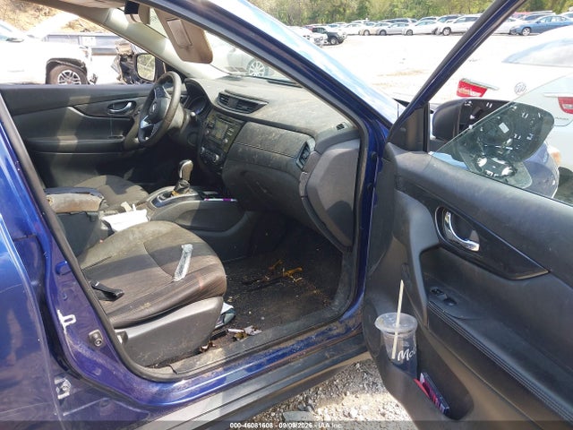 46081608 :رقم المزاد ، 5N1AT2MV1HC875168 vin ، 2017 Nissan Rogue Sv مزاد بيع
