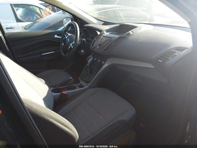 46081616 :رقم المزاد ، 1FMCU9GX0GUB92835 vin ، 2016 Ford Escape Se مزاد بيع
