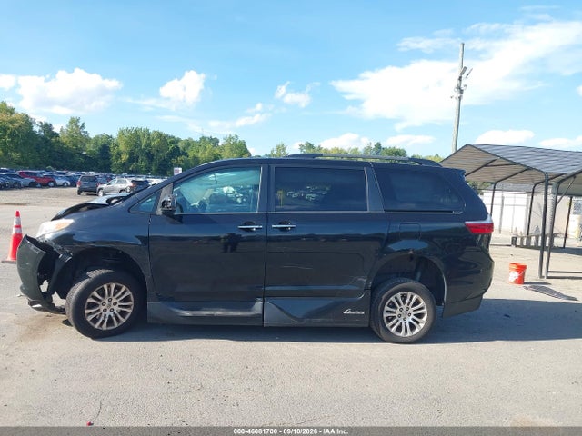46081700 :رقم المزاد ، 5TDYK3DC2FS642860 vin ، 2015 Toyota Sienna Xle 8 Passenger مزاد بيع
