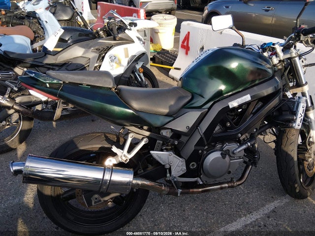 46081770 :رقم المزاد ، JS1VP53A252105633 vin ، 2005 Suzuki Sv650 مزاد بيع