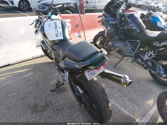 46081770 :رقم المزاد ، JS1VP53A252105633 vin ، 2005 Suzuki Sv650 مزاد بيع