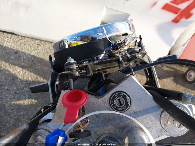 46081770 :رقم المزاد ، JS1VP53A252105633 vin ، 2005 Suzuki Sv650 مزاد بيع