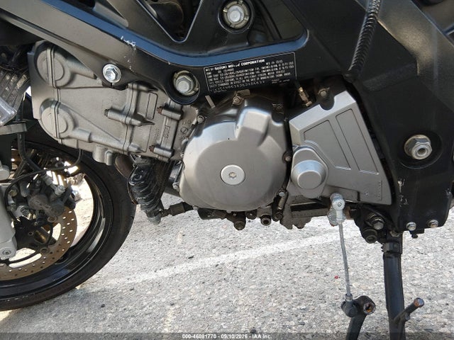 46081770 :رقم المزاد ، JS1VP53A252105633 vin ، 2005 Suzuki Sv650 مزاد بيع