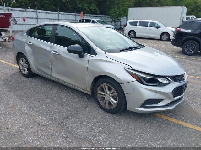 46081781 :رقم المزاد ، 1G1BE5SM0J7125606 vin ، 2018 Chevrolet Cruze Lt Auto مزاد بيع