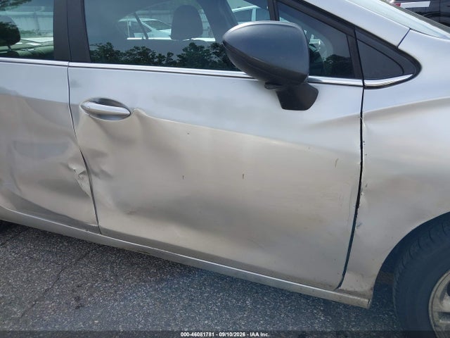 46081781 :رقم المزاد ، 1G1BE5SM0J7125606 vin ، 2018 Chevrolet Cruze Lt Auto مزاد بيع