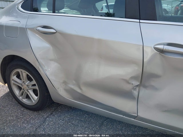 46081781 :رقم المزاد ، 1G1BE5SM0J7125606 vin ، 2018 Chevrolet Cruze Lt Auto مزاد بيع