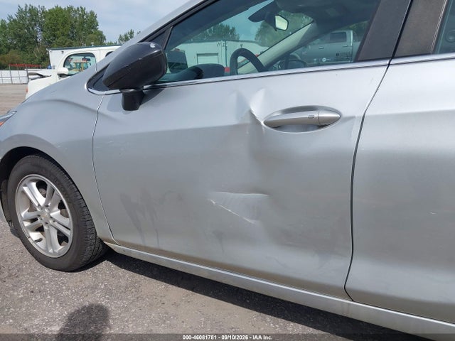 46081781 :رقم المزاد ، 1G1BE5SM0J7125606 vin ، 2018 Chevrolet Cruze Lt Auto مزاد بيع