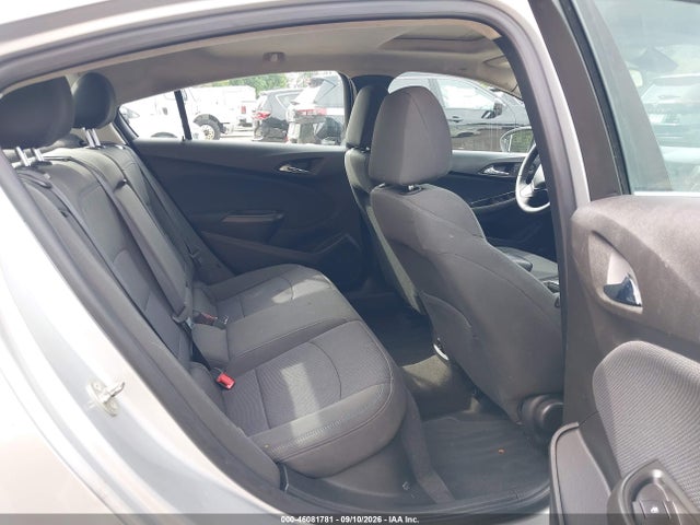 46081781 :رقم المزاد ، 1G1BE5SM0J7125606 vin ، 2018 Chevrolet Cruze Lt Auto مزاد بيع