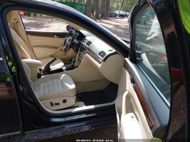 2012 Volkswagen Passat 3.6l V6 Sel Premium მანქანა იყიდება აუქციონზე, vin: 1VWCM7A35CC009442, აუქციონის ნომერი: 46081815