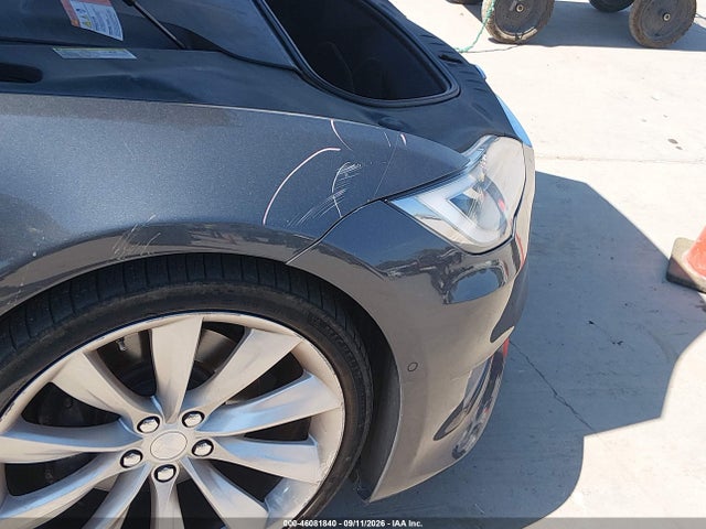 Продажа на аукционе авто 2016 Tesla Model S 60/70/75/85, vin: 5YJSA1E19GF161522, номер лота: 46081840