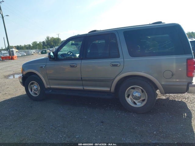 1999 Ford Expedition Eddie Bauer/xlt მანქანა იყიდება აუქციონზე, vin: 1FMPU18L6XLC08590, აუქციონის ნომერი: 46082000