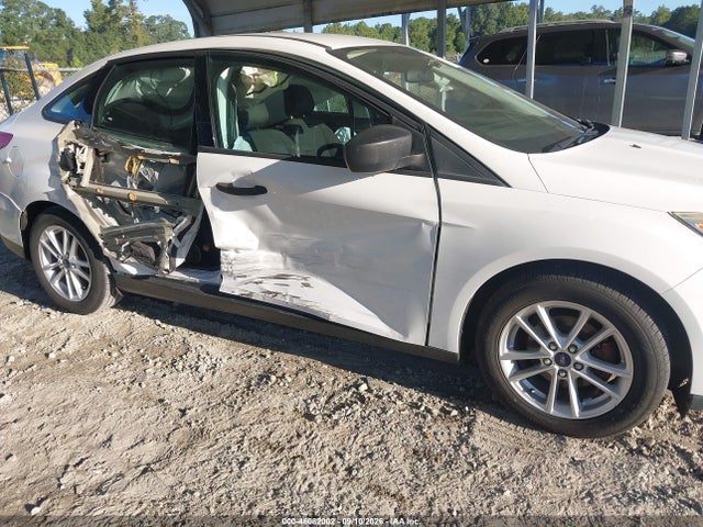 Продаж на аукціоні авто 2018 Ford Focus S, vin: 1FADP3E21JL220830, номер лоту: 46082002