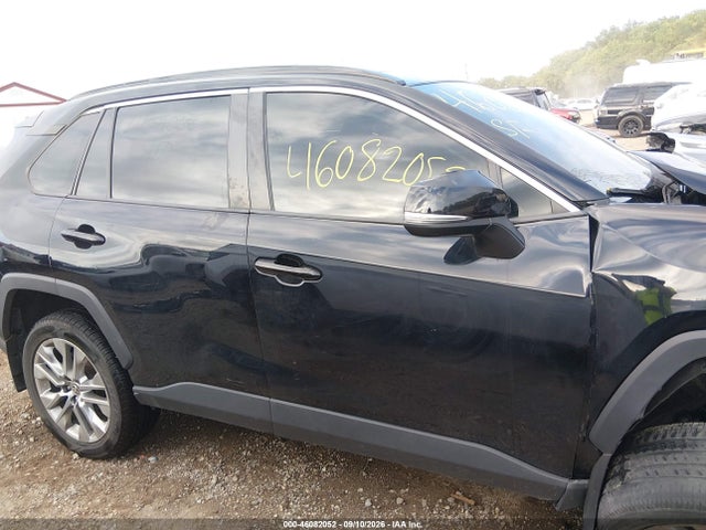 2021 Toyota Rav4 Xle Premium მანქანა იყიდება აუქციონზე, vin: 2T3A1RFV9MC239008, აუქციონის ნომერი: 46082052