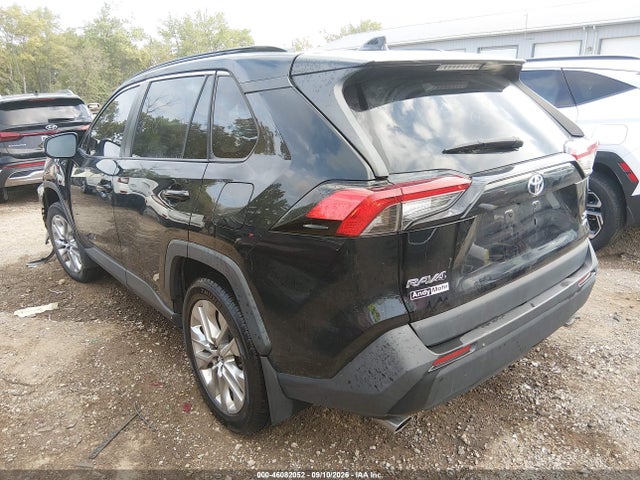 2021 Toyota Rav4 Xle Premium მანქანა იყიდება აუქციონზე, vin: 2T3A1RFV9MC239008, აუქციონის ნომერი: 46082052