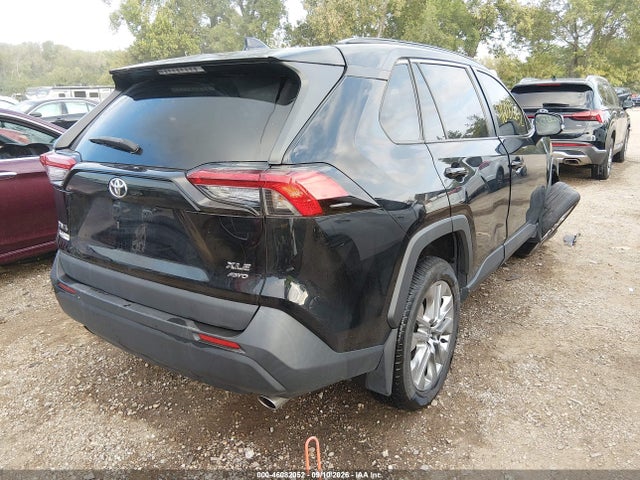 2021 Toyota Rav4 Xle Premium მანქანა იყიდება აუქციონზე, vin: 2T3A1RFV9MC239008, აუქციონის ნომერი: 46082052