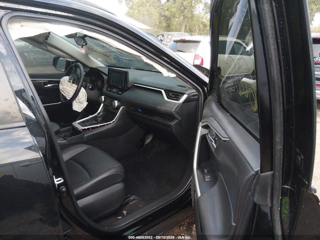 2021 Toyota Rav4 Xle Premium მანქანა იყიდება აუქციონზე, vin: 2T3A1RFV9MC239008, აუქციონის ნომერი: 46082052