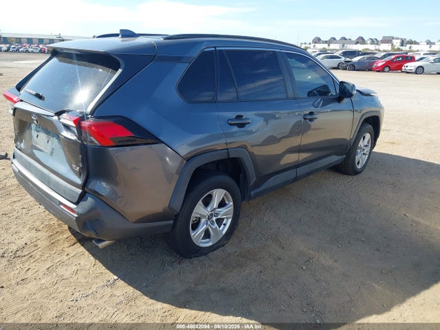2021 Toyota Rav4 Xle მანქანა იყიდება აუქციონზე, vin: 2T3W1RFV0MC107857, აუქციონის ნომერი: 46082094