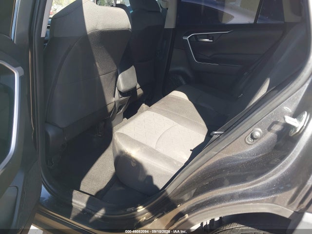 2021 Toyota Rav4 Xle მანქანა იყიდება აუქციონზე, vin: 2T3W1RFV0MC107857, აუქციონის ნომერი: 46082094
