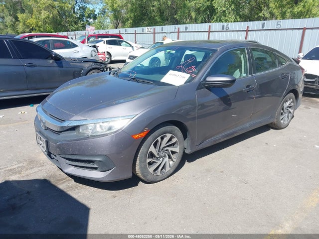 Honda CIVIC EX 2018 2HGFC2F72JH580433 Image 2