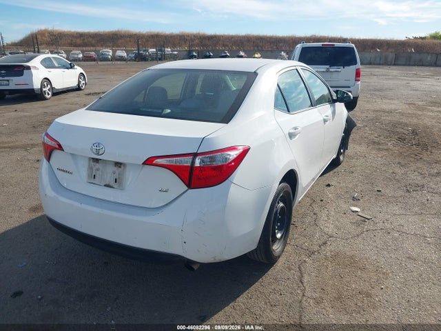 46082296 :رقم المزاد ، 5YFBURHE4FP209242 vin ، 2015 Toyota Corolla Le مزاد بيع