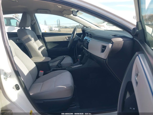 46082296 :رقم المزاد ، 5YFBURHE4FP209242 vin ، 2015 Toyota Corolla Le مزاد بيع