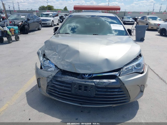 2015 Toyota Camry Hybrid Le მანქანა იყიდება აუქციონზე, vin: 4T1BD1FK0FU162610, აუქციონის ნომერი: 46082343