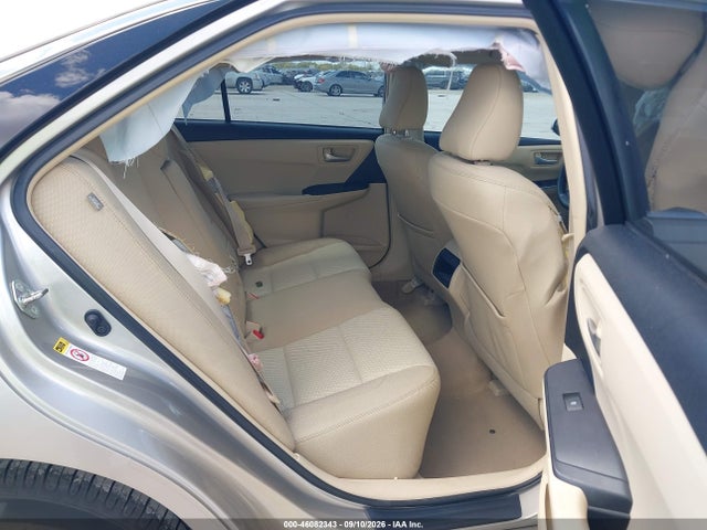 2015 Toyota Camry Hybrid Le მანქანა იყიდება აუქციონზე, vin: 4T1BD1FK0FU162610, აუქციონის ნომერი: 46082343