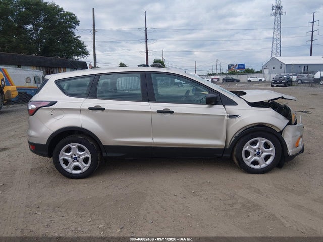 46082408 :رقم المزاد ، 1FMCU0F71HUB12117 vin ، 2017 Ford Escape S مزاد بيع