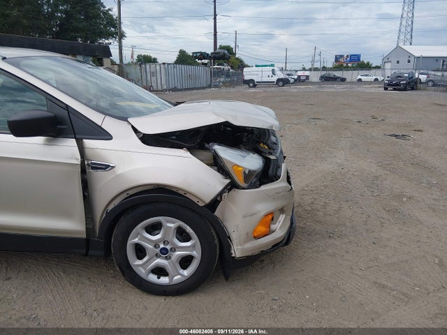 46082408 :رقم المزاد ، 1FMCU0F71HUB12117 vin ، 2017 Ford Escape S مزاد بيع
