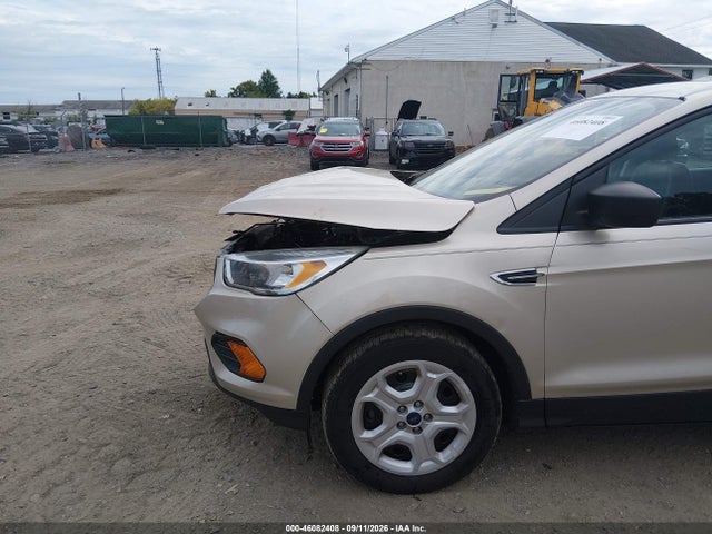46082408 :رقم المزاد ، 1FMCU0F71HUB12117 vin ، 2017 Ford Escape S مزاد بيع