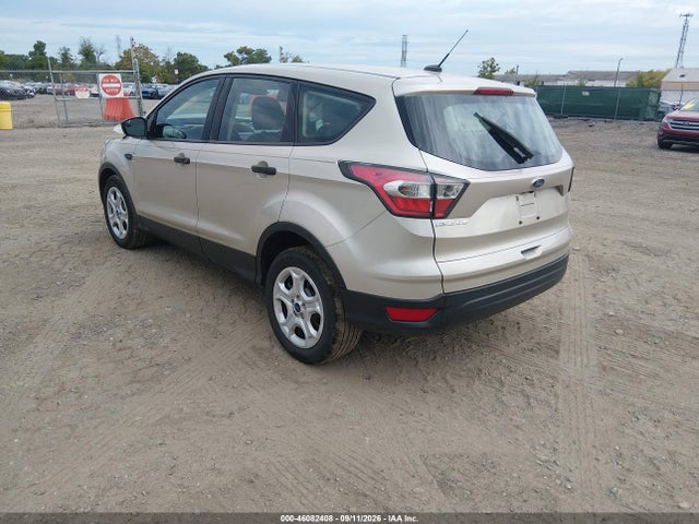 46082408 :رقم المزاد ، 1FMCU0F71HUB12117 vin ، 2017 Ford Escape S مزاد بيع