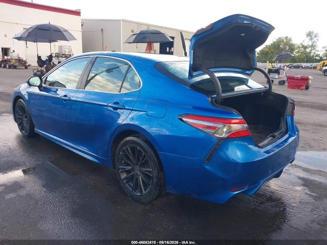 46082410 :رقم المزاد ، 4T1B11HK1JU131784 vin ، 2018 Toyota Camry Se مزاد بيع