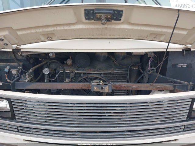 46082437 :رقم المزاد ، 1GBKP37N2N3313794 vin ، 1992 Chevrolet P30 مزاد بيع