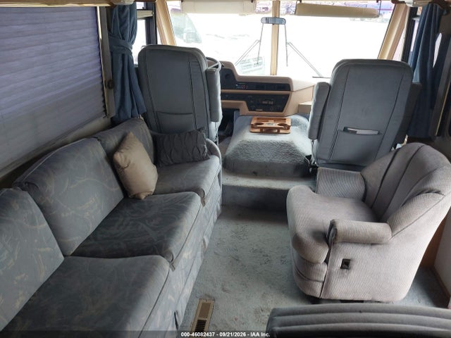 46082437 :رقم المزاد ، 1GBKP37N2N3313794 vin ، 1992 Chevrolet P30 مزاد بيع
