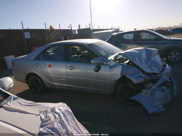 46082560 :رقم المزاد ، 4T1BE30KX4U314679 vin ، 2004 Toyota Camry Le مزاد بيع