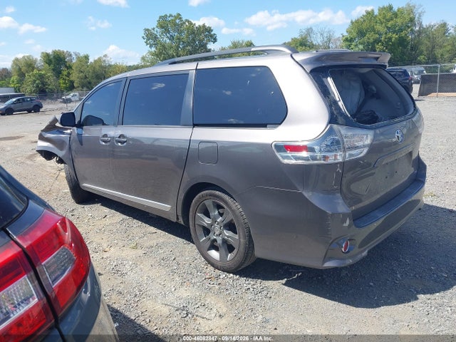 46082847 :رقم المزاد ، 5TDXK3DC9BS135105 vin ، 2011 Toyota Sienna Se مزاد بيع