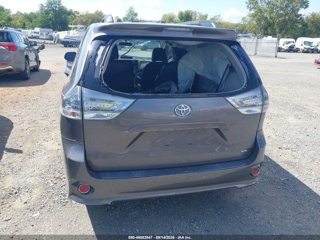 46082847 :رقم المزاد ، 5TDXK3DC9BS135105 vin ، 2011 Toyota Sienna Se مزاد بيع